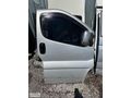 Renault trafic sağ ön kapı