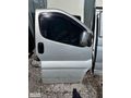 Renault trafic sağ ön kapı