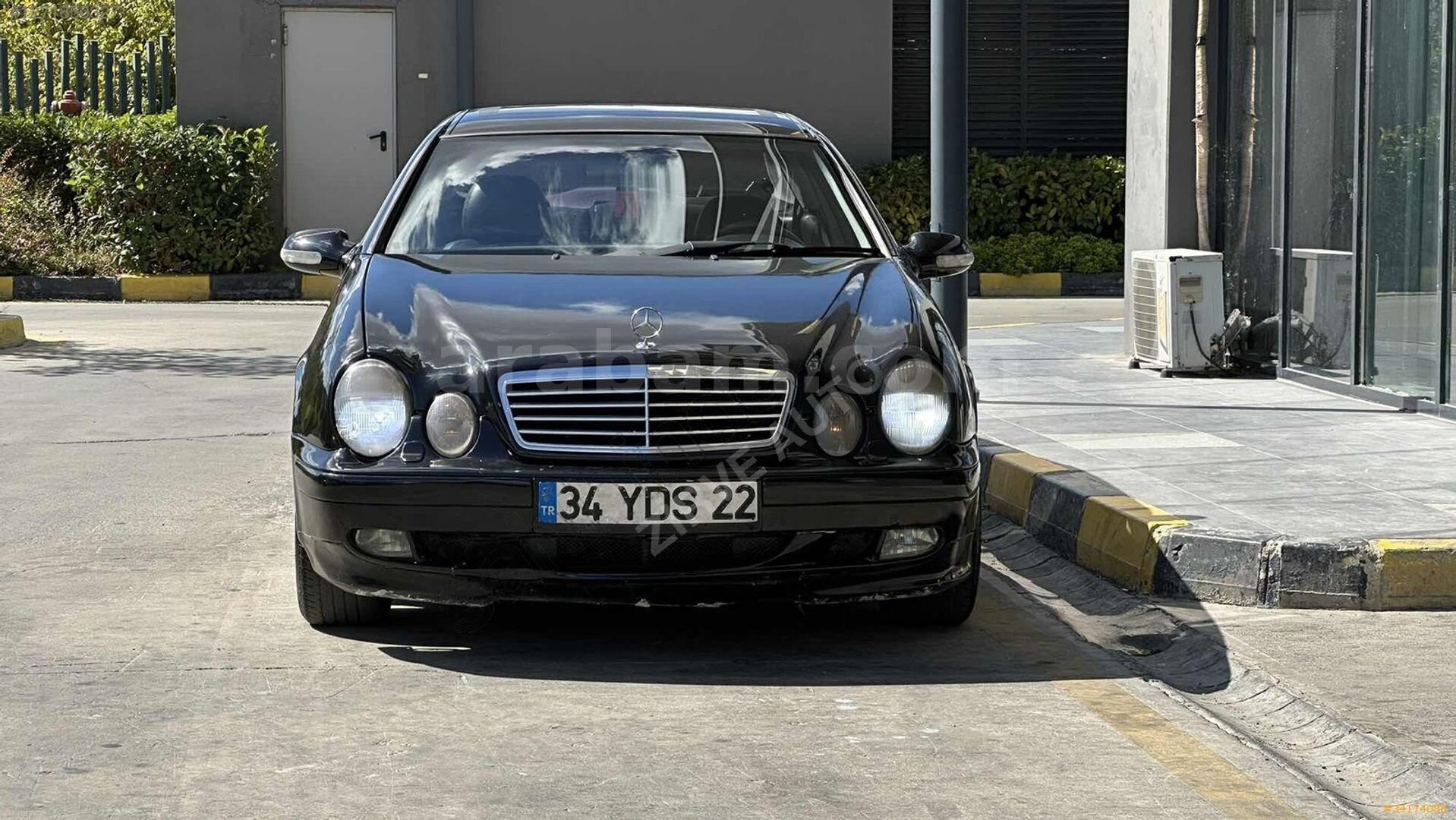 Galeriden Mercedes - Benz CLK 200 Avantgarde 2000 Model İstanbul 351.000 km Siyah 3