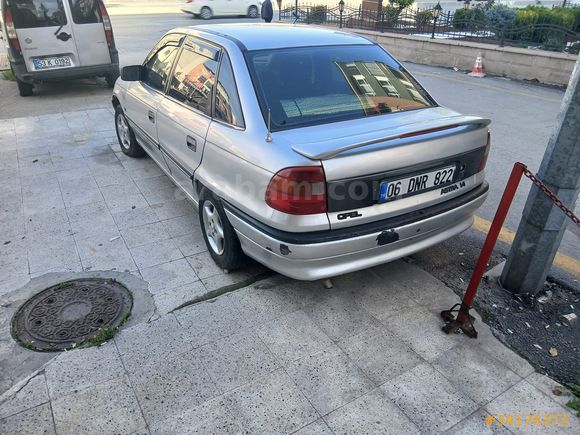 temız opel astra