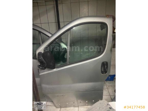 Renault trafik sol ön kapı