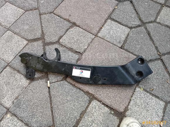 OPEL COMBO E SAĞ FAR ÜST BRAKETİ ÇIKMA ORJİNAL YEDEK PARÇA