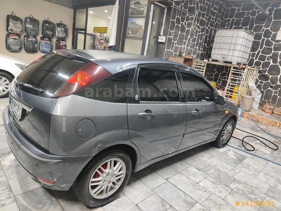 Sahibinden Ford Focus 1.6 Ghia 2004 Model
