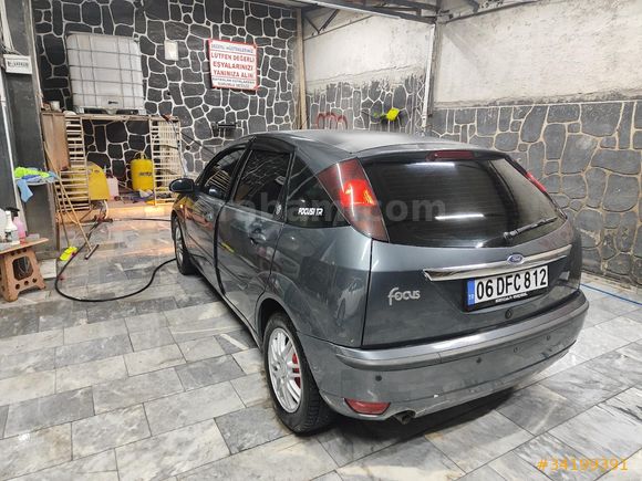 Sahibinden Ford Focus 1.6 Ghia 2004 Model