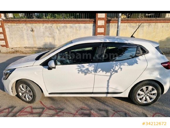 Servis Kayıtlı Renault Clio 1.0 SCe Joy  2022 Model Adana