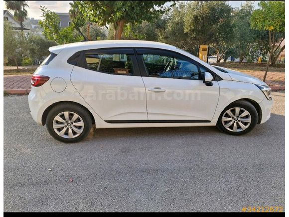 Servis Kayıtlı Renault Clio 1.0 SCe Joy  2022 Model Adana