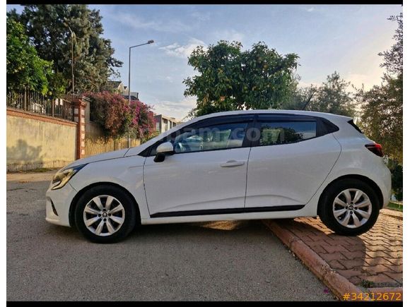Servis Kayıtlı Renault Clio 1.0 SCe Joy  2022 Model Adana