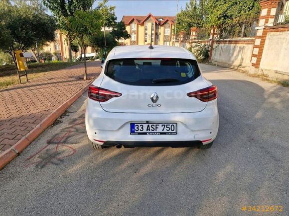 Servis Kayıtlı Renault Clio 1.0 SCe Joy  2022 Model Adana