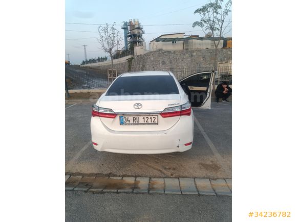 Sahibindendüşük km Toyota Corolla 1.4 D-4D Advance 2016 Model