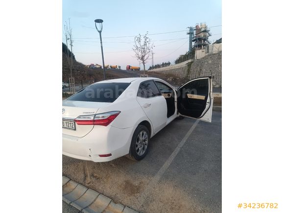 Sahibindendüşük km Toyota Corolla 1.4 D-4D Advance 2016 Model