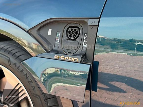 BOYASIZ BAYİİ 2022 AUDİ E-TRON ADVANCED 55 QUATTRO 408 HP