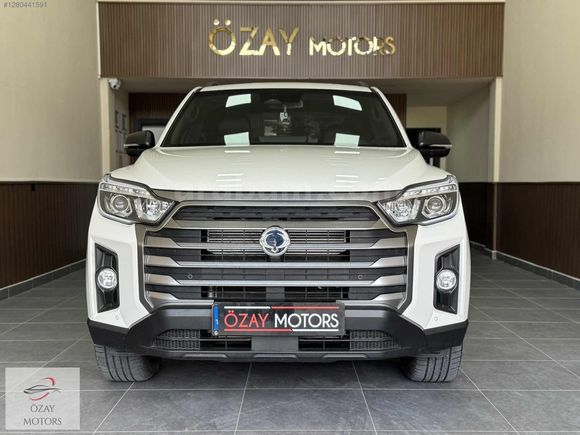 ÖZAY MOTORS' MUSSO GRAND PLATİNUM PLUS KADEMELİ BAGAJ+BASAMAK