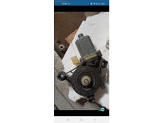 AUDİ A3 SAĞ ÖN CAM MOTORU