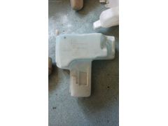 VOLKSWAGEN PASSAT CAM SU BİDONU