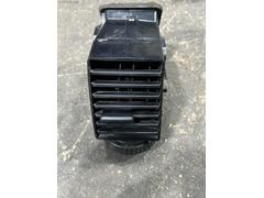 7E0815705 TRANSPORTER KALORİFER IZGARASI SOL ORTA KLİMA MENFEZİ