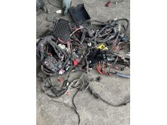 7C0915845 CRAFTER MAN TGE MOTOR EVİ TESİSATI SİGORTA KUTUSU