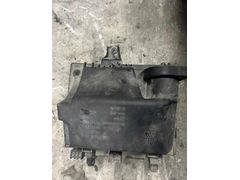 074129601J TRANSPORTER CARAVELLA T4 2.5 TDİ HAVA FİLİTRE KUTUSU