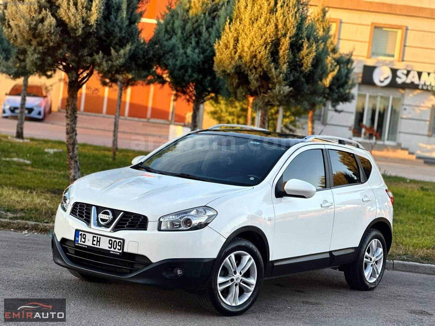 EMİR AUTO 2012 NİSSAN Qashqai TEKNAPACK 1.6 OTOMATİK 1 PARÇABOYA 3