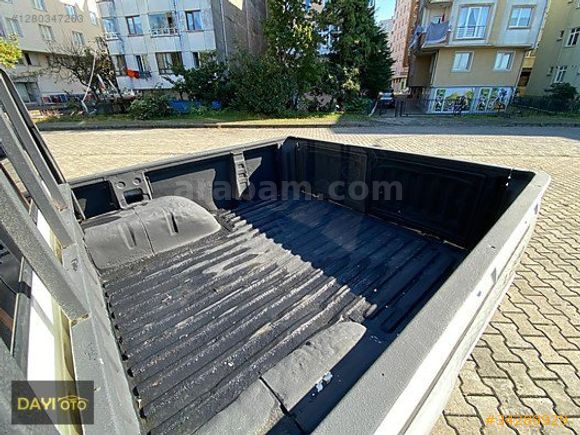 DAYI OTO'DAN EMSALSİZ AKSESUARLI MİTSUBİSHİ L-200 ÇİFT KABİN