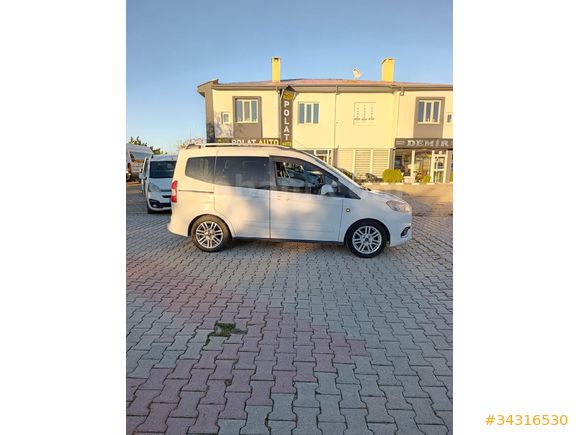Galeriden Ford Tourneo Courier 1.5 TDCi Titanium Plus 2018 Model Van