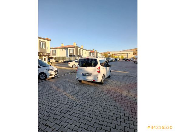 Galeriden Ford Tourneo Courier 1.5 TDCi Titanium Plus 2018 Model Van
