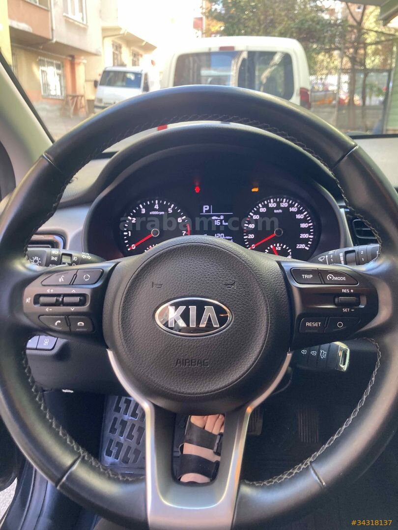 Sahibinden Kia Rio 1.4 CVVT Elegance Tekno 2019 Model İstanbul 50.000 km Siyah 3