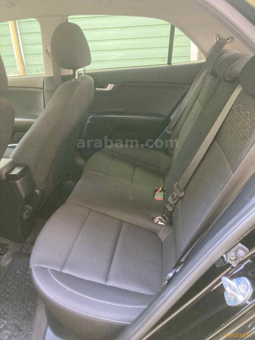 Sahibinden Kia Rio 1.4 CVVT Elegance Tekno 2019 Model İstanbul 50.000 km Siyah 5