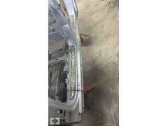 AUDİ A4 SOL MARŞPİYER ORTA DİREK B6 KASA 2005