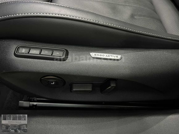 2025 ÇKŞLI VW PASSAT 1.5 E-TSI DSG CAM TAVAN NAVİGASYON HEAD-UP