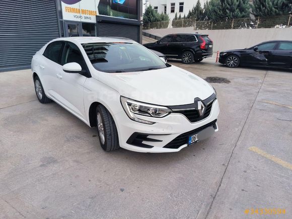 Sahibiden Temiz Servis Bakımlı Garantili 24 bin km Megane