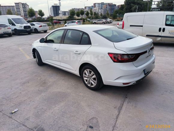 Sahibiden Temiz Servis Bakımlı Garantili 24 bin km Megane