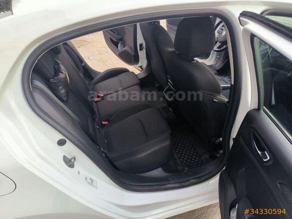 Sahibiden Temiz Servis Bakımlı Garantili 24 bin km Megane
