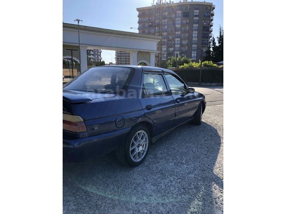 Acil satılık Ford Escort 1.8 Ghia 