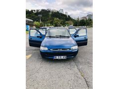 Acil satılık Ford Escort 1.8 Ghia 