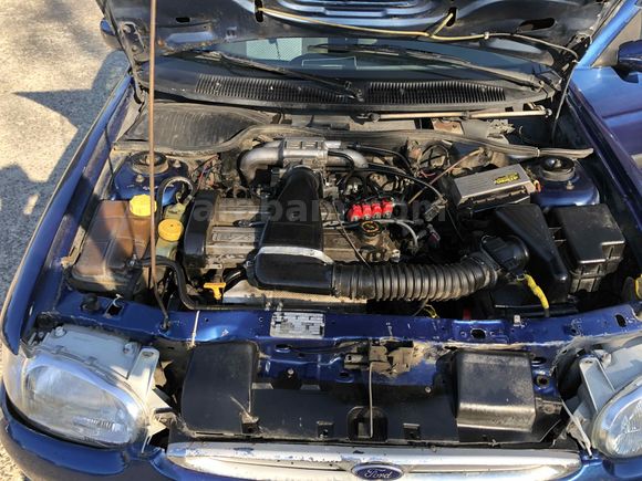 Acil satılık Ford Escort 1.8 Ghia 