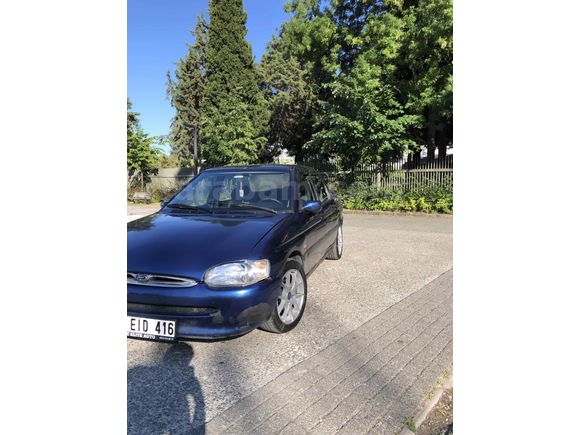 Acil satılık Ford Escort 1.8 Ghia 
