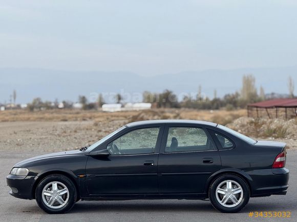 DEĞİŞENSİZ Opel Vectra 2.0 CD 1996