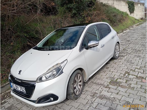 CAM TAVANLI  Peugeot 208 1.2 PureTech Active 2016 Model