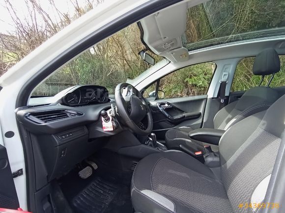 CAM TAVANLI  Peugeot 208 1.2 PureTech Active 2016 Model