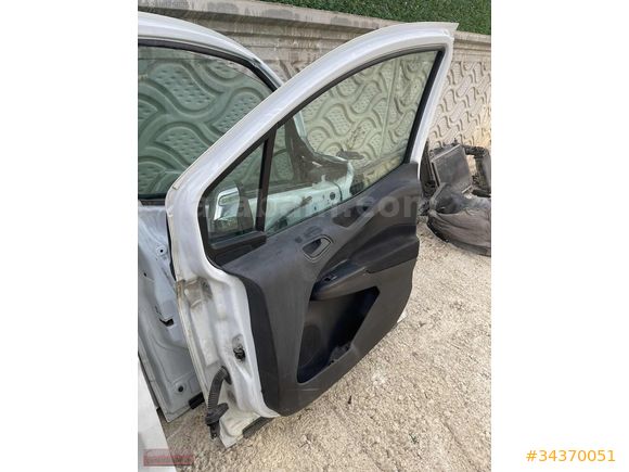 FORD TOURNEO COURİER SAĞ ÖN KAPI DÖŞEMESİ ORİJİNAL ÇIKMA