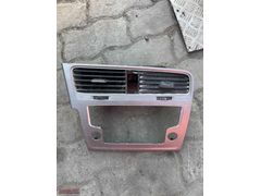 VOLKSWAGEN GOLF 7 TEYP ÇERÇEVESİ ORİJİNAL ÇIKMA HATASIZ