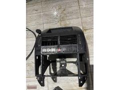 VOLKSWAGEN POLO 02-09 TEYP ÇERÇEVESİ ORİJİNAL ÇIKMA HATASIZ