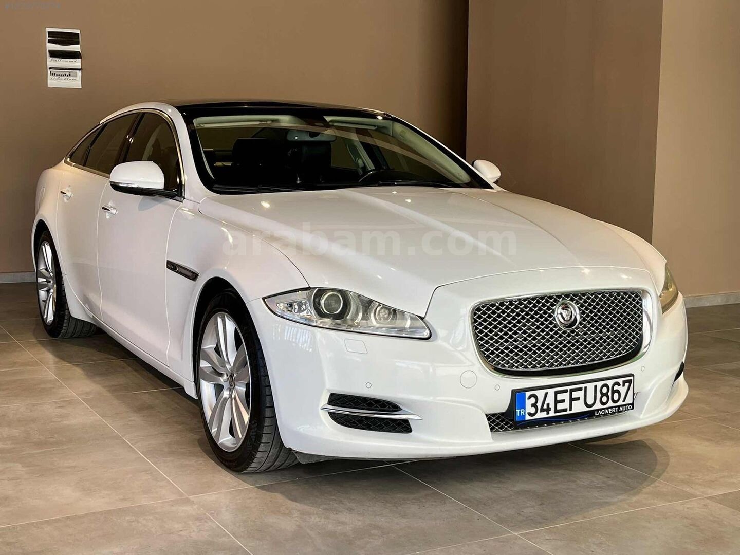 Galeriden Jaguar XJ 3.0 D Portfolio 2011 Model Mersin 146.000 km Beyaz 3