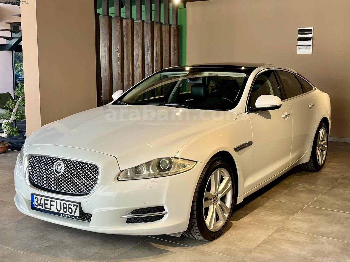 Galeriden Jaguar XJ 3.0 D Portfolio 2011 Model Mersin 146.000 km Beyaz 4