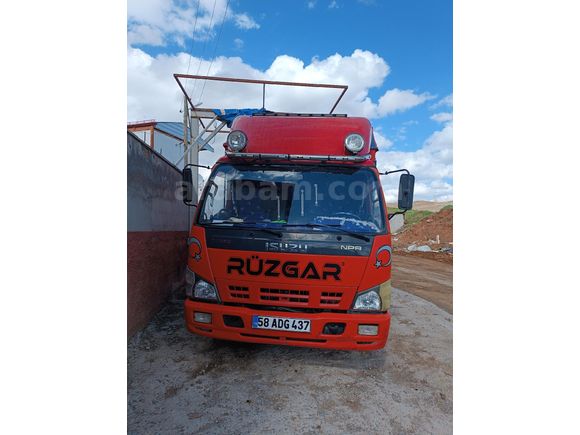 Sahibinden Isuzu NPR 229 bin km de etiketleri üzerinde