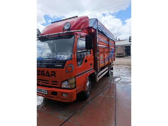 Sahibinden Isuzu NPR 229 bin km de etiketleri üzerinde