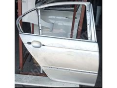 BMW 3 serisi E46 sağ arka kapı