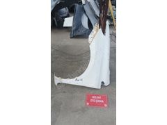 Toyota Auris sol ön çamurluk