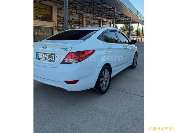 Sahibinden Hyundai Accent Blue 1.4 CVVT Mode Plus 2012 Model