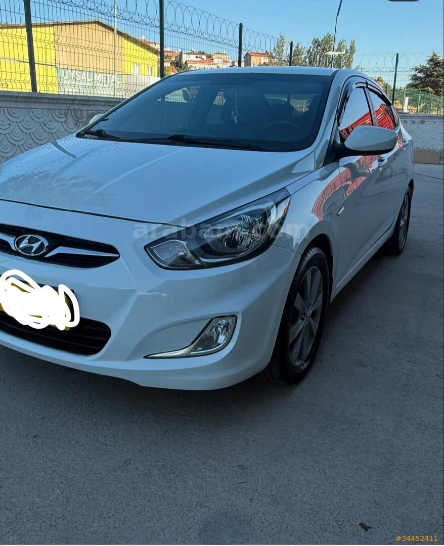 Sahibinden Hyundai Accent Blue 1.4 CVVT Mode Plus 2012 Model Samsun 190.000 km Beyaz 2